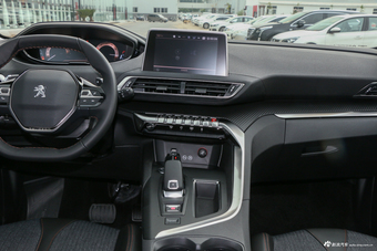 2017款标致5008 1.6T自动350THP精英版5座