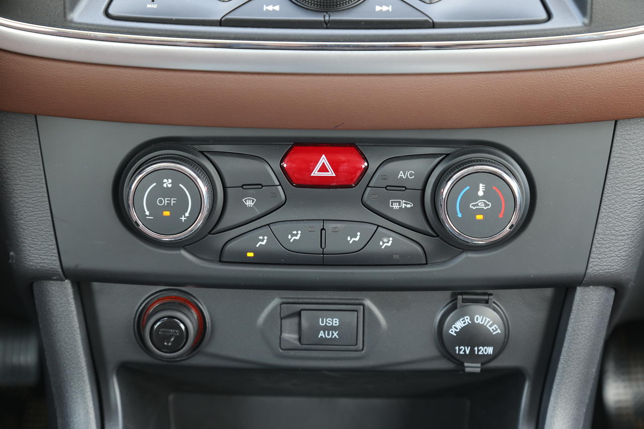 2016款领主 2.5T手动两驱超豪华型