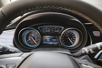 2017款昂科威1.5T自动两驱精英型20T