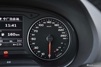 2018款奥迪A3 30周年型2.0T自动Limousine 40 TFSI运动型