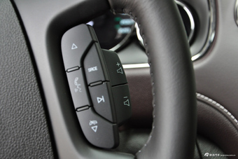 2014款昂科雷3.6L自动精英舒适型两驱