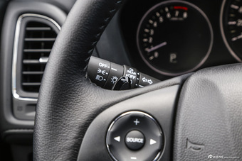 2015款缤智1.8L CVT四驱旗舰型 塔夫绸白