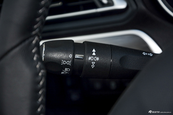 2016款东风标致408 1.6T自动豪华版