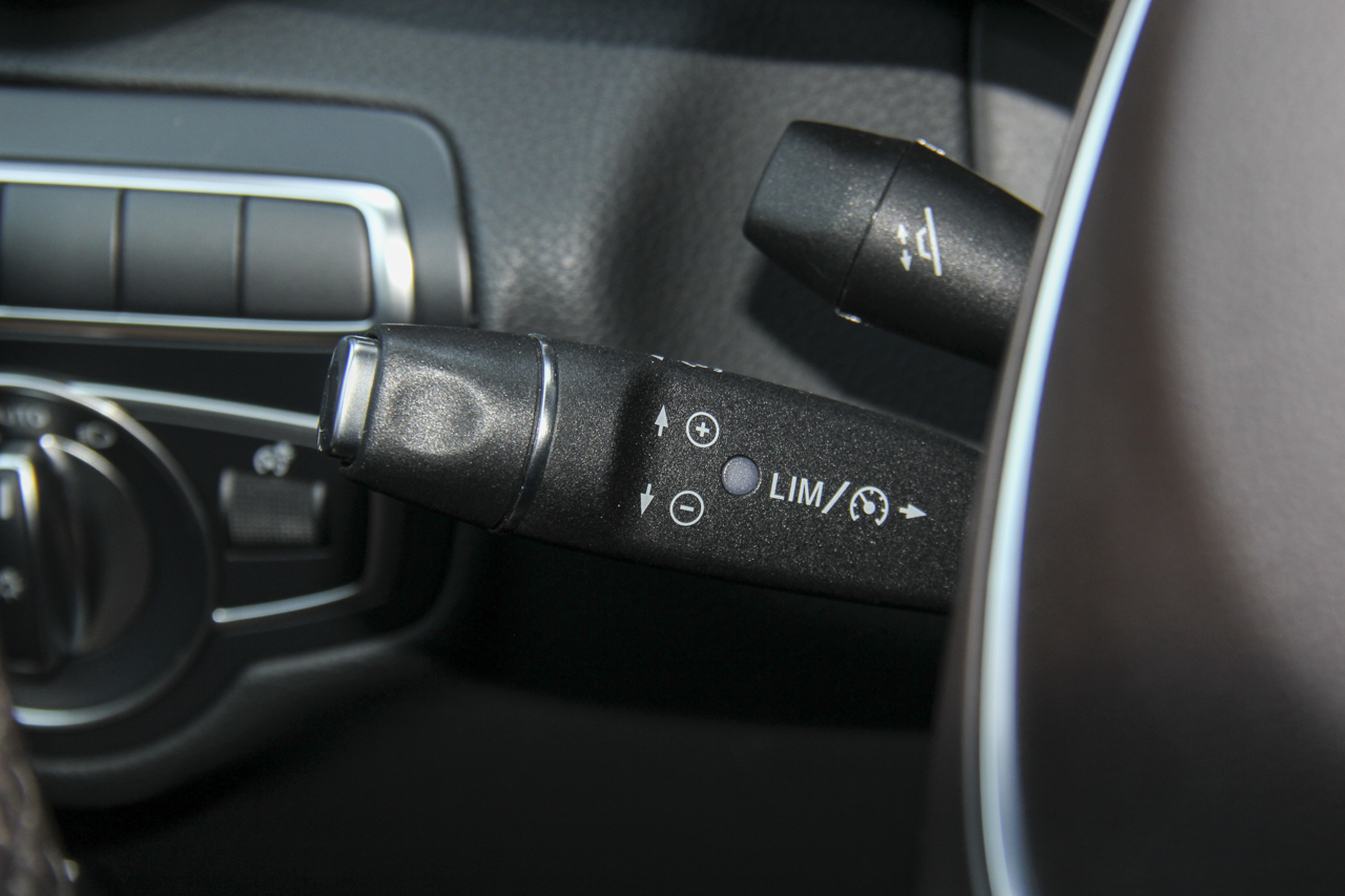 2018款奔驰GLC改款2.0T自动300 4MATIC动感型