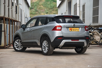 2016款中华V3 1.5L自动智能型 科技银