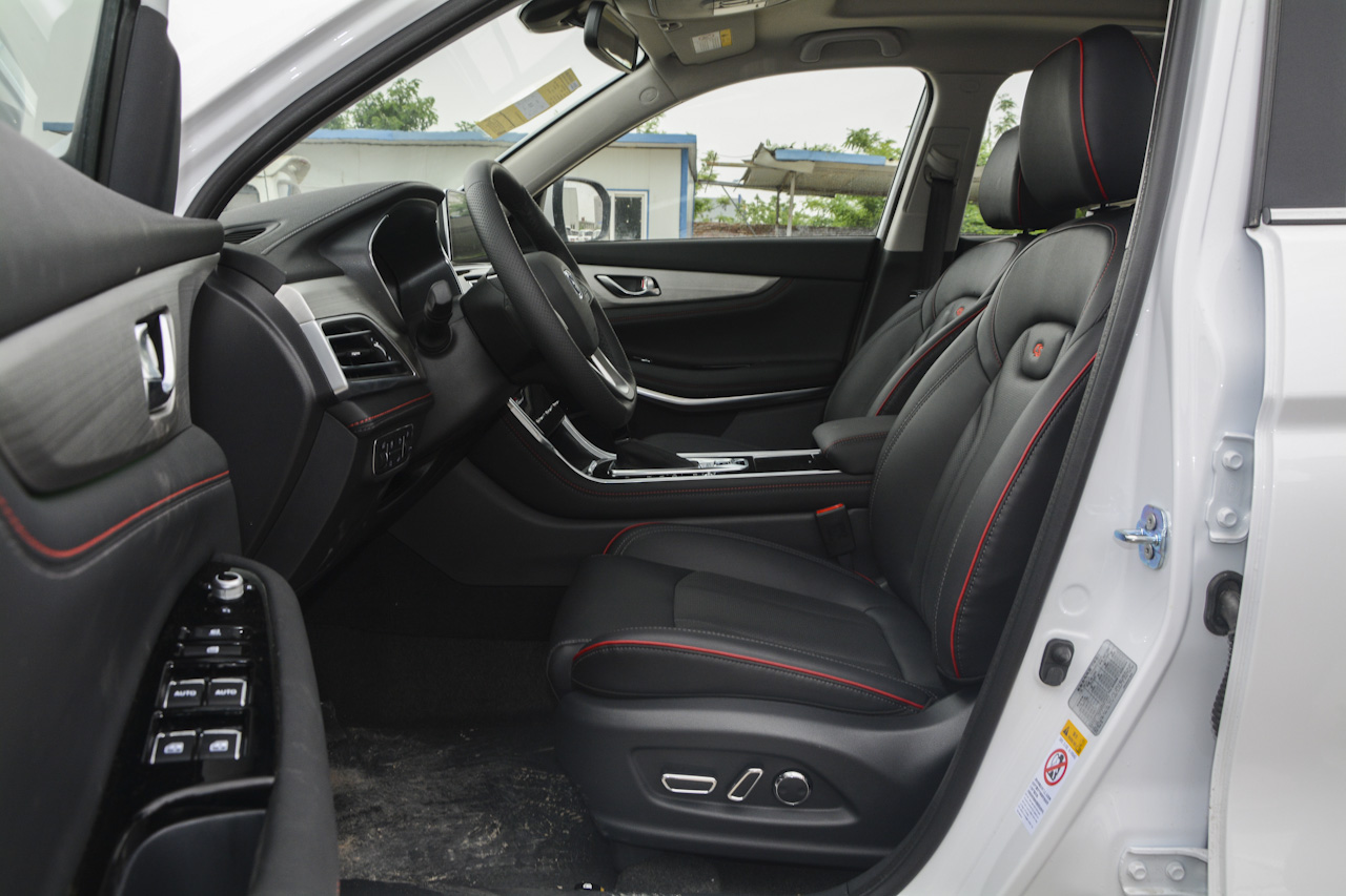 2018款长安CS75 1.5T自动雅智型