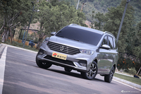 实拍|全新宝骏360 轿车平台开发／6座布局