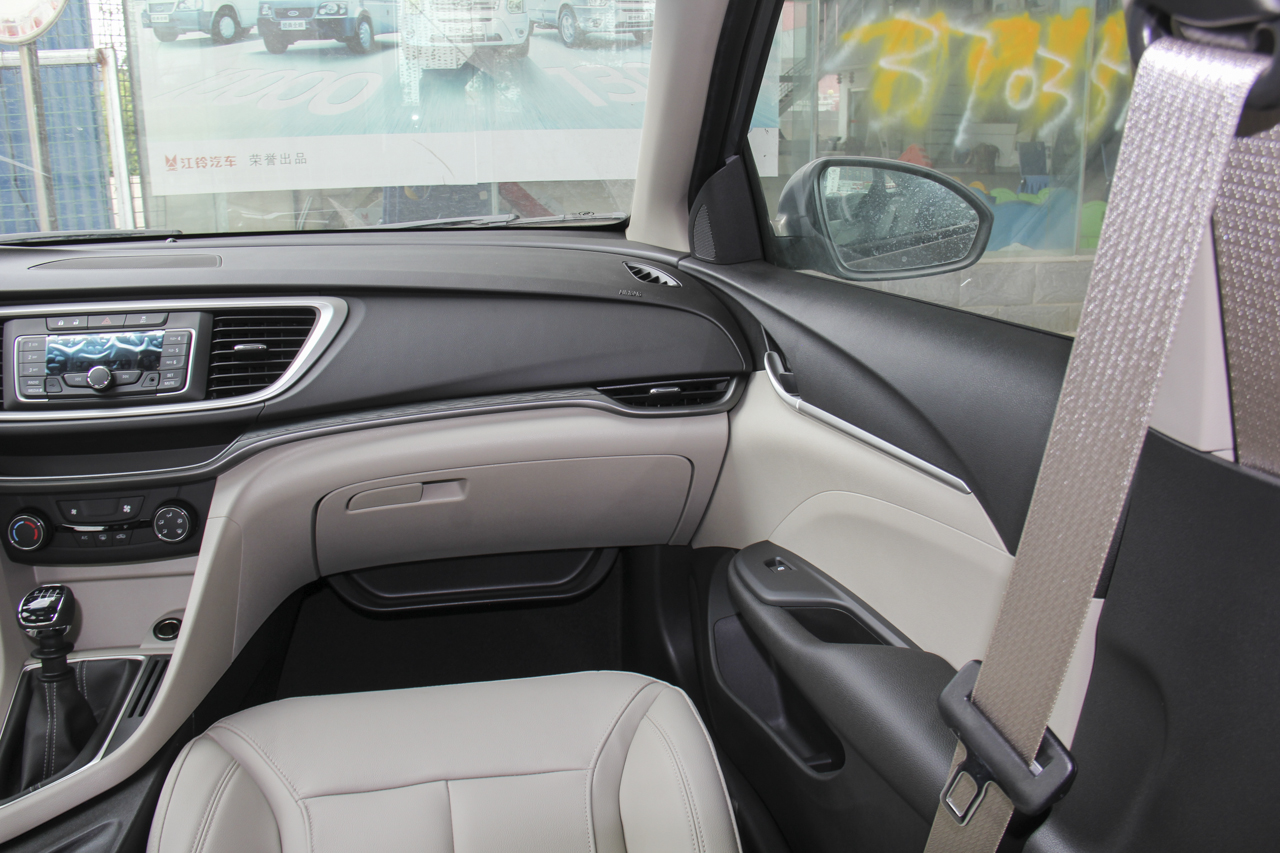 2018款英朗1.0T手动精英型15T