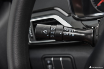 2016款大迈X5 1.5T手动精英7座型 国五 慕尼黑