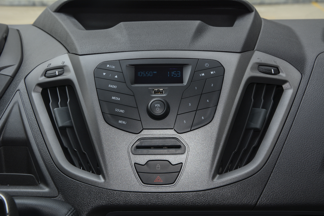 2017款新全顺2.0T中轴中顶柴油Diesel 5/6座Kombi国5