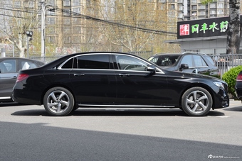 2018款奔驰E级改款2.0T自动 300L 运动豪华型