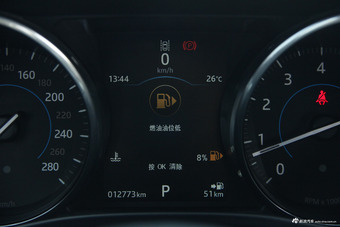 2016款捷豹F-PACE 2.0T自动R-SPORT运动版