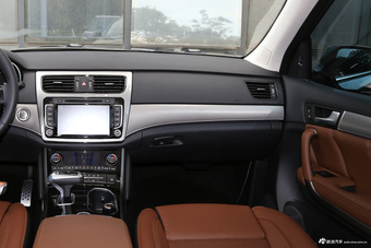 2017款哈弗H8 2.0T自动汽油四驱尊享型