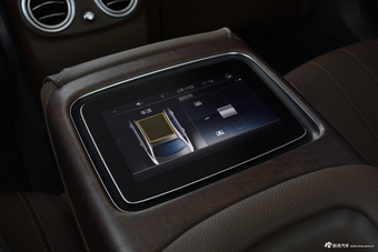 2018款奔驰E级改款3.0T自动 320 L 4MATIC