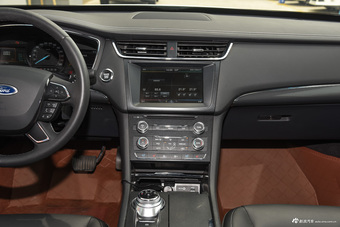 2015款金牛座2.0T自动时尚型 铂钻白