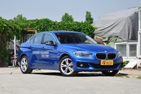 2017款宝马1系118i自动设计套装型