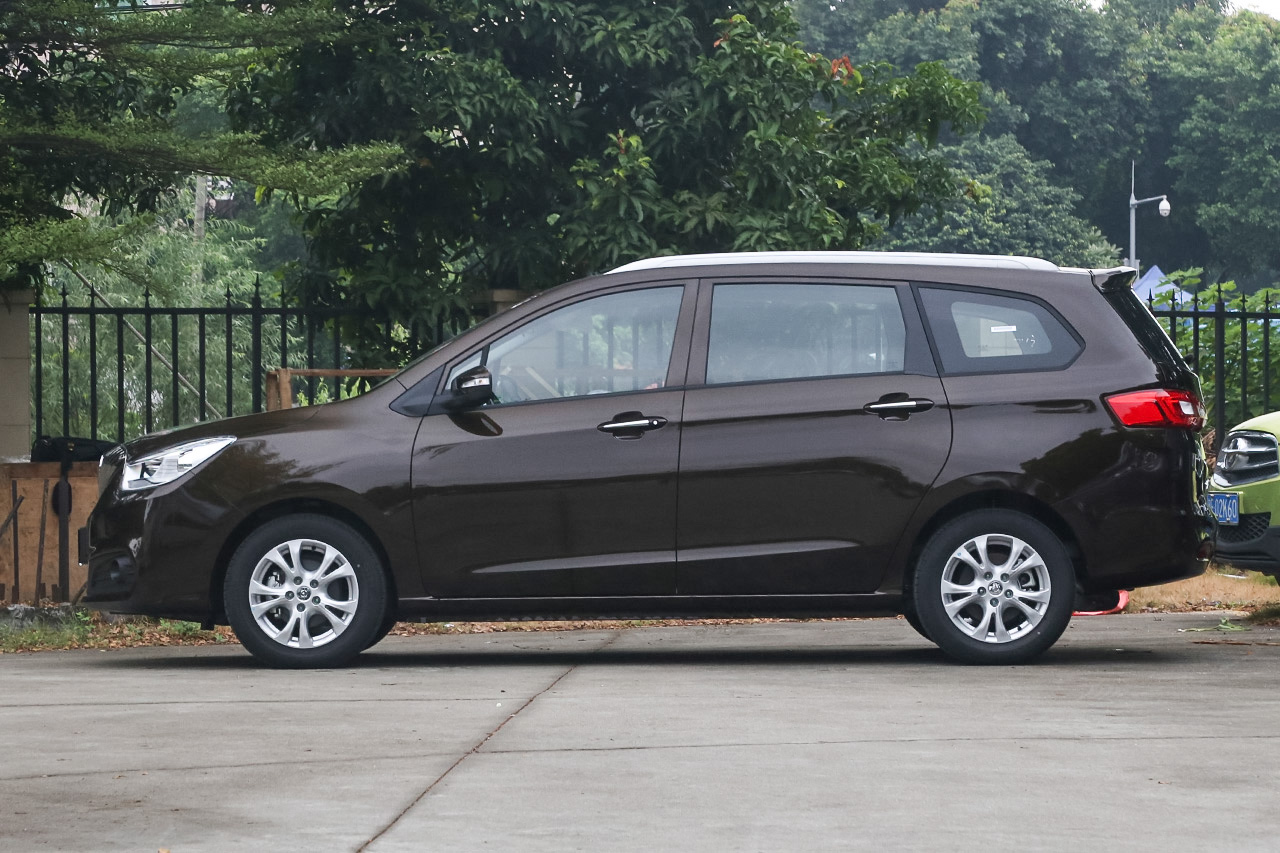 2017福美来七座版1.5T手动适·悦型7座