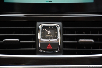 2017款宝骏560 1.5T DCT旗舰型