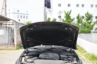 2018款宝马3系2.0T自动320Li 领先型豪华套装