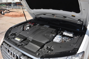 平行进口2017款奥迪Q7 3.0T 墨版