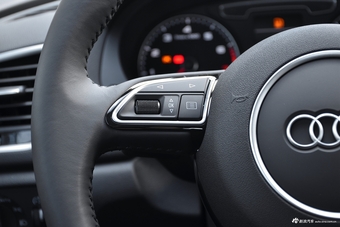 2018款奥迪Q3 30周年年型 30 TFSI风尚型