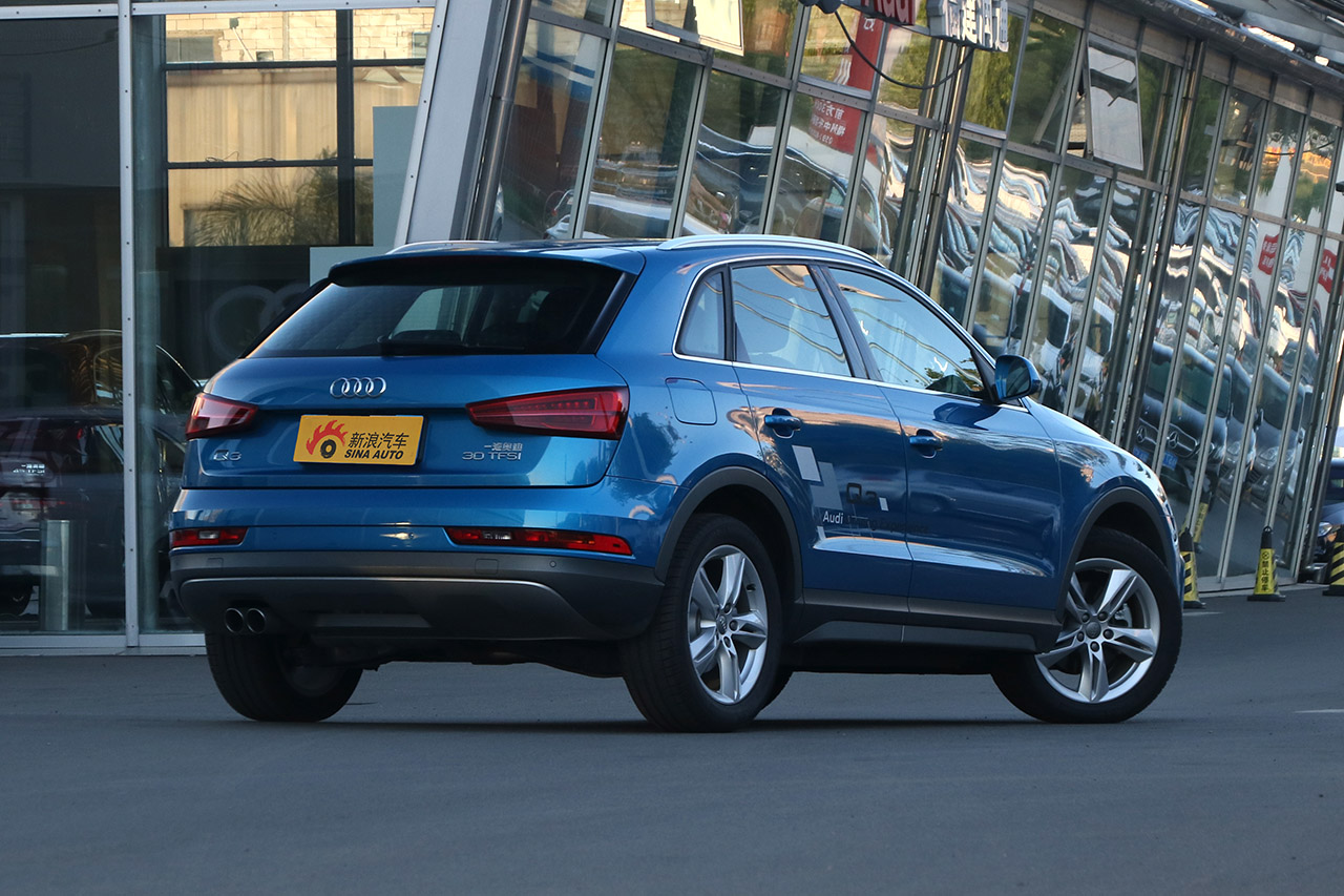 2018款奥迪Q3 30周年年型 35 TFSI时尚型