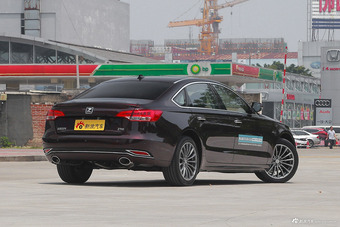 2016款众泰Z700 1.8T自动DCT尊贵型