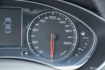 2016款众泰Z700 1.8T手动典雅型