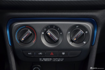 2017款瑞虎3X 1.5L手动版I 白色