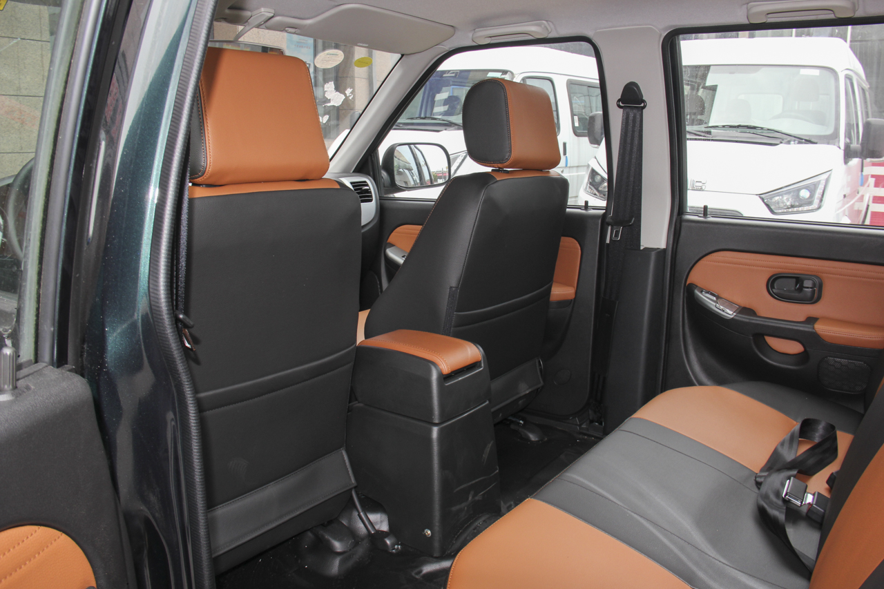 2018款宝典2.9T手动新超值柴油两驱豪华型标准货箱JX4D30B5L