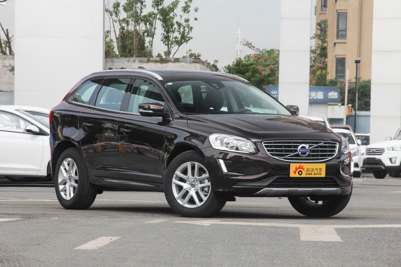 2017款 沃尔沃XC60 2.0T T5 智行版