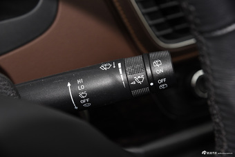 2016款上汽大通G10 2.0T自动豪华行政版