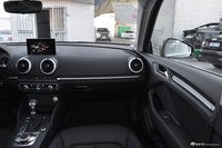 2018款奥迪A3 30周年型2.0T自动Sportback 40 TFSI风尚型
