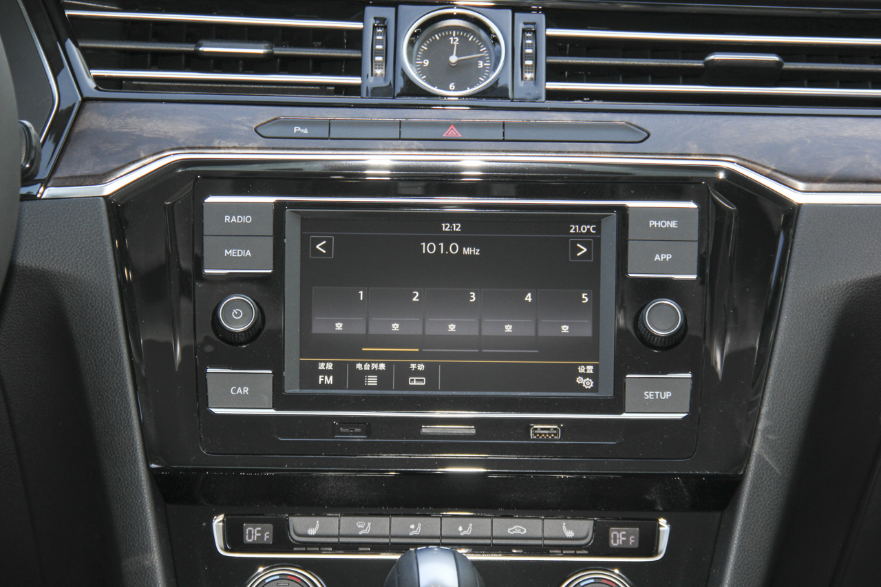 2018款迈腾改款1.8T自动330TSI DSG豪华型