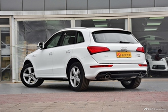 2017款奥迪Q5 Plus 2.0T自动40TFSI进取型