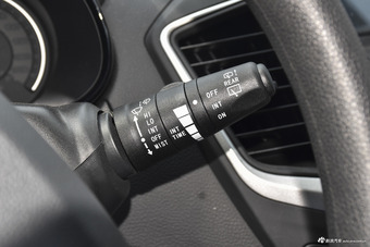 2018款东风风神AX7 1.6T自动精英型