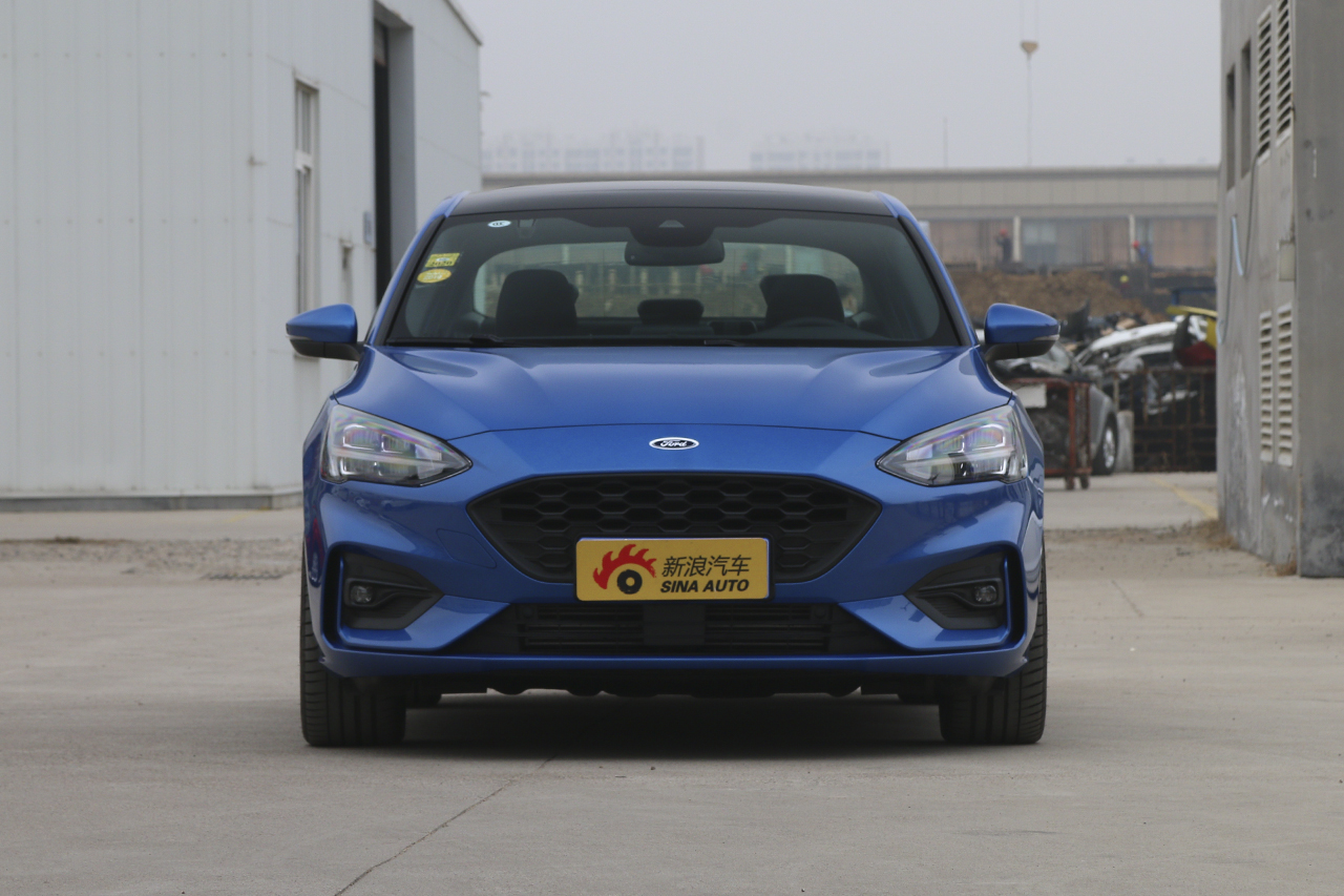 2019款福克斯三厢1.5T自动ST Line EcoBoost 180
