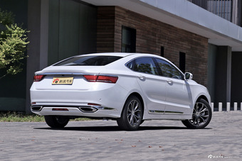 2018款博瑞GE MHEV顶配版