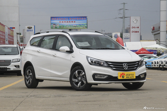 2017款宝骏310W 1.5L手动豪华型