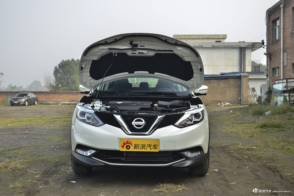 2017款逍客2.0L自动豪华版