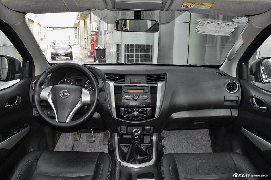 2017款纳瓦拉2.5L手动两驱旗舰版QR25