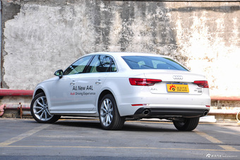 2017款奥迪A4L 2.0T自动45TFSI quattro风尚型