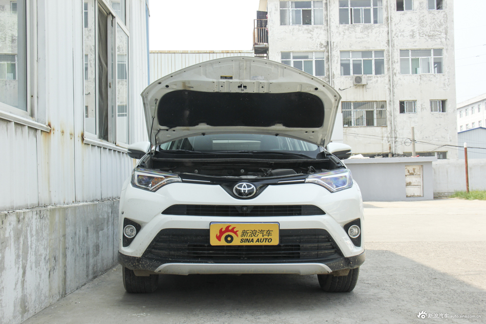 2016款RAV4荣放 2.5L自动四驱尊贵版