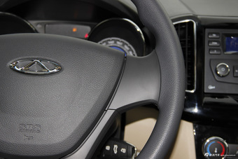 2015款奇瑞E3 1.5L手动风尚型 钛辉银