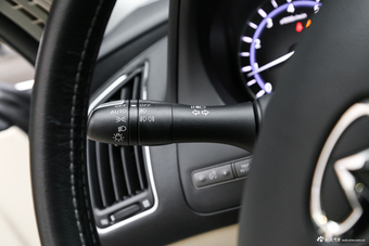 2016款英菲尼迪Q50L 2.0T自动豪华版 