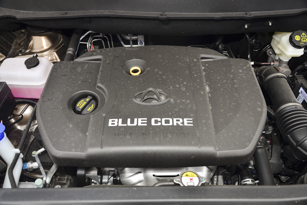 2017款长安欧尚A800 1.6L手动豪华型