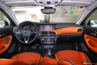 2017款英菲尼迪QX30 2.0T自动四驱运动版图片