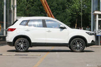 2018款奔腾X40网红版 1.6L手动豪华型