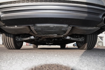 2017款奥迪A4L 2.0T自动45TFSI quattro运动型