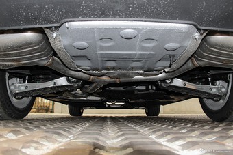 2017款奥迪A4L 2.0T自动40TFSI时尚型 花剑银